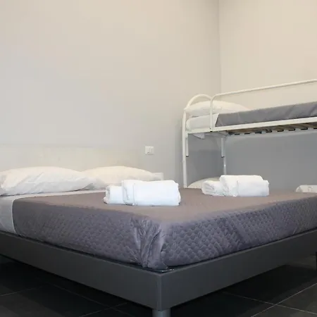 ゲストハウス Civico Sedici ナポリ